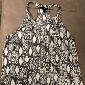 Banana Republic gray & white snake print top